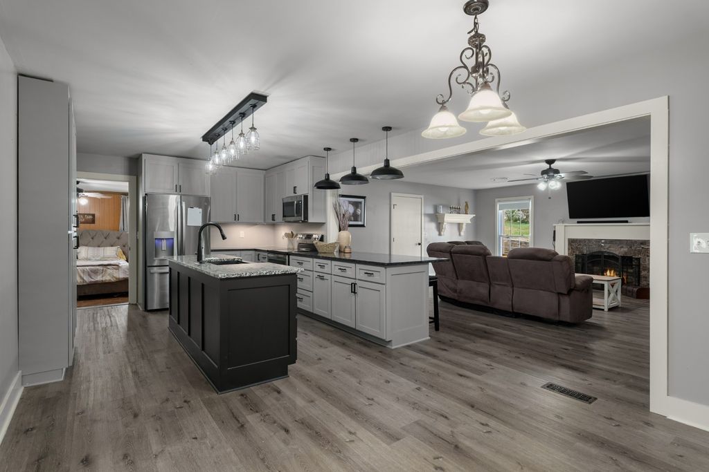 201 Glendale Cir, Pulaski