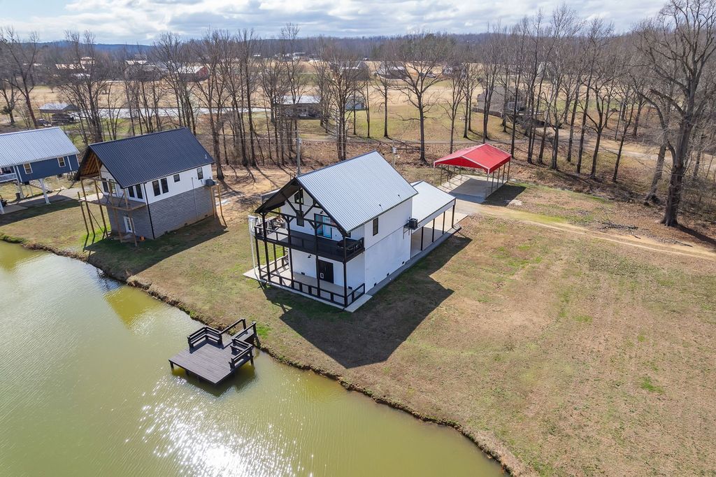 74 Blue Herring Dr, Decaturville