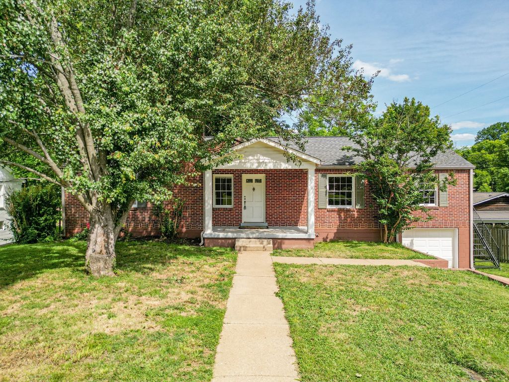 1204 Rolling Fields Dr, Columbia