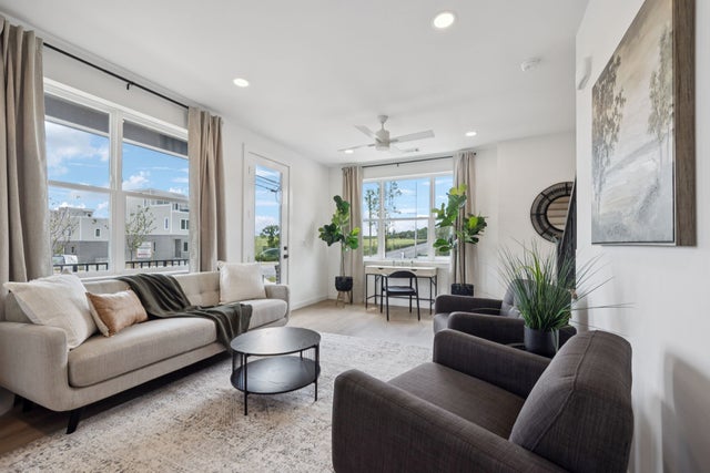 1015 W Trinity Ln 4, Nashville