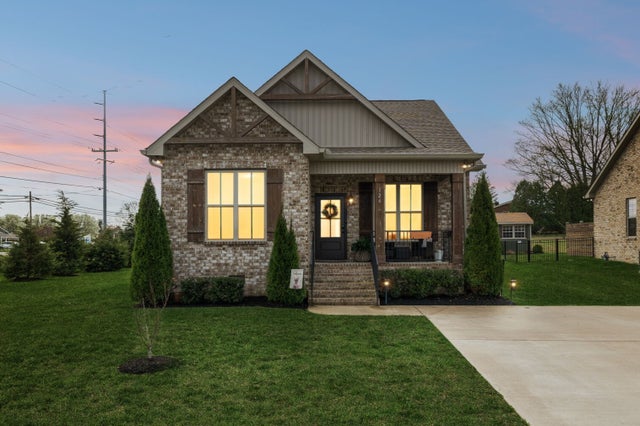 126 Julia Ann Ct, Springfield