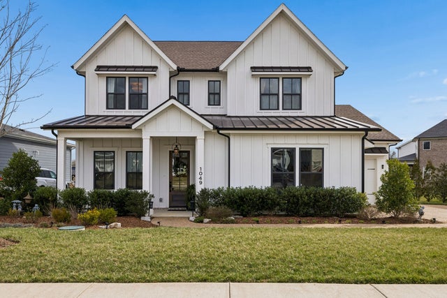 1049 Pine Creek Dr, Arrington