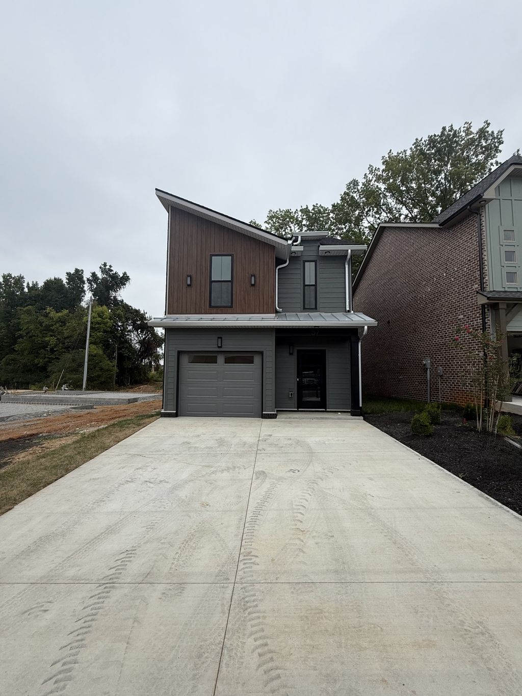 57 Holland Park West, Clarksville