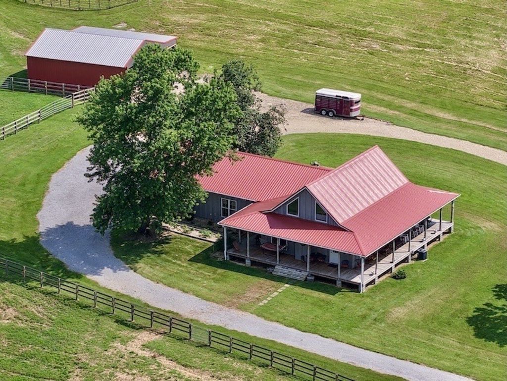 161 Fowler Rd, Woodbury