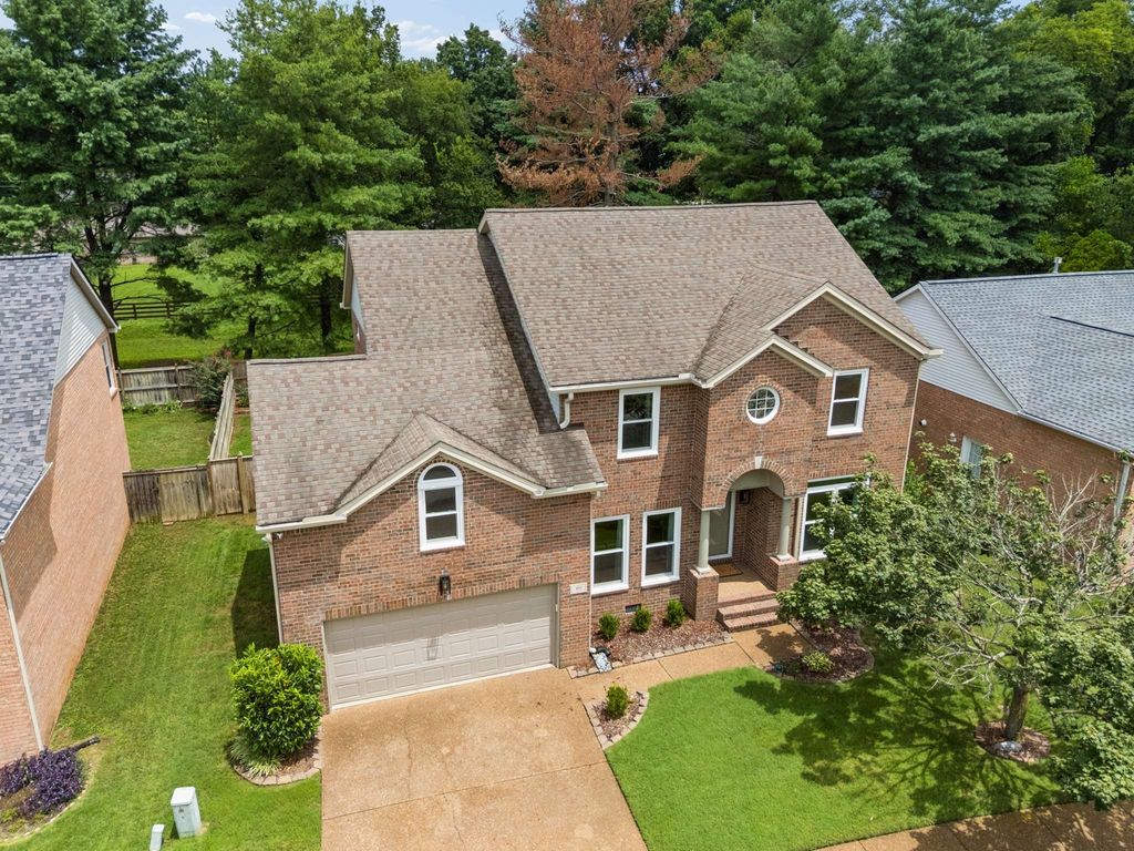 163 Clarendon Cir, Franklin