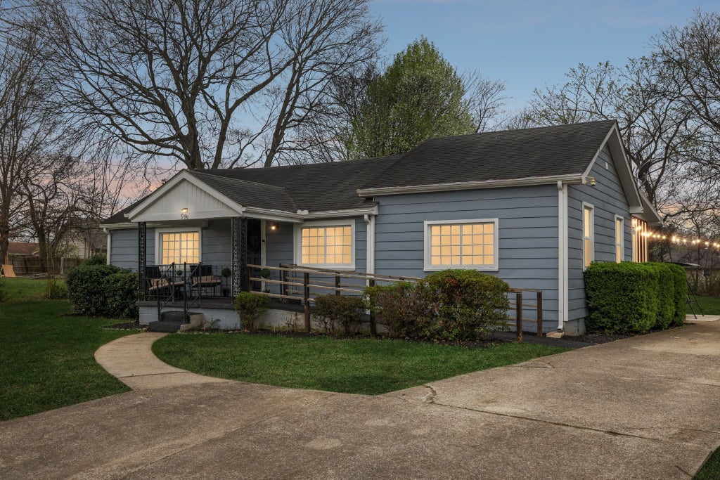 968 Peachers Mill Rd, Clarksville