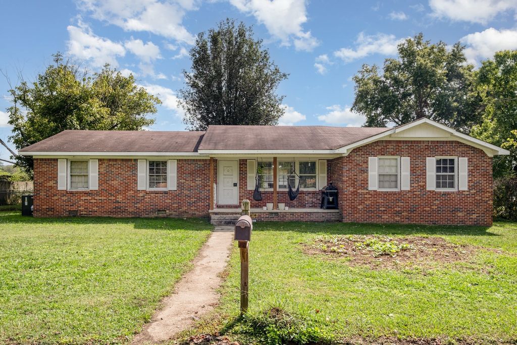 125 Morton Dr, Fayetteville