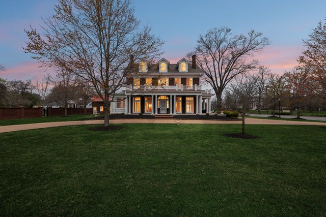 1153 E Main St, Murfreesboro