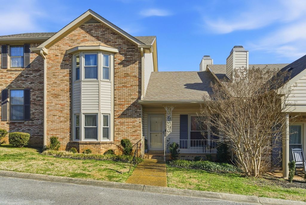 1818 Memorial Dr Unit 18, Clarksville