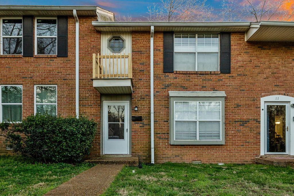 5510 Country Dr 12, Nashville