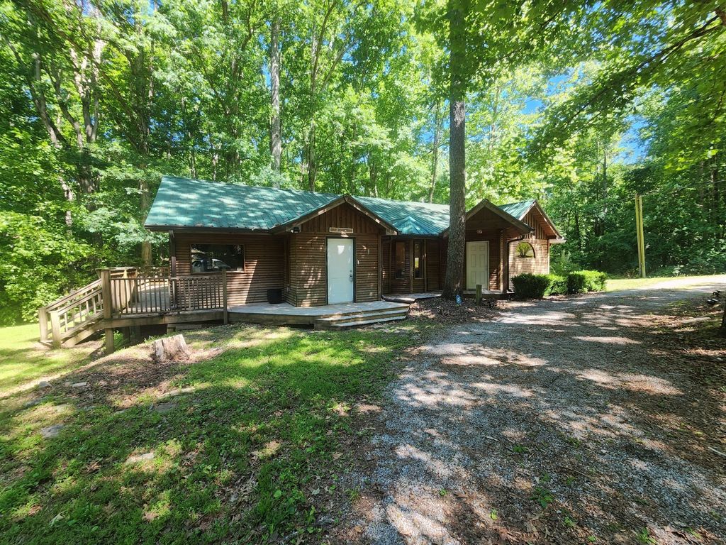 932 Hayes Rd, Lawrenceburg