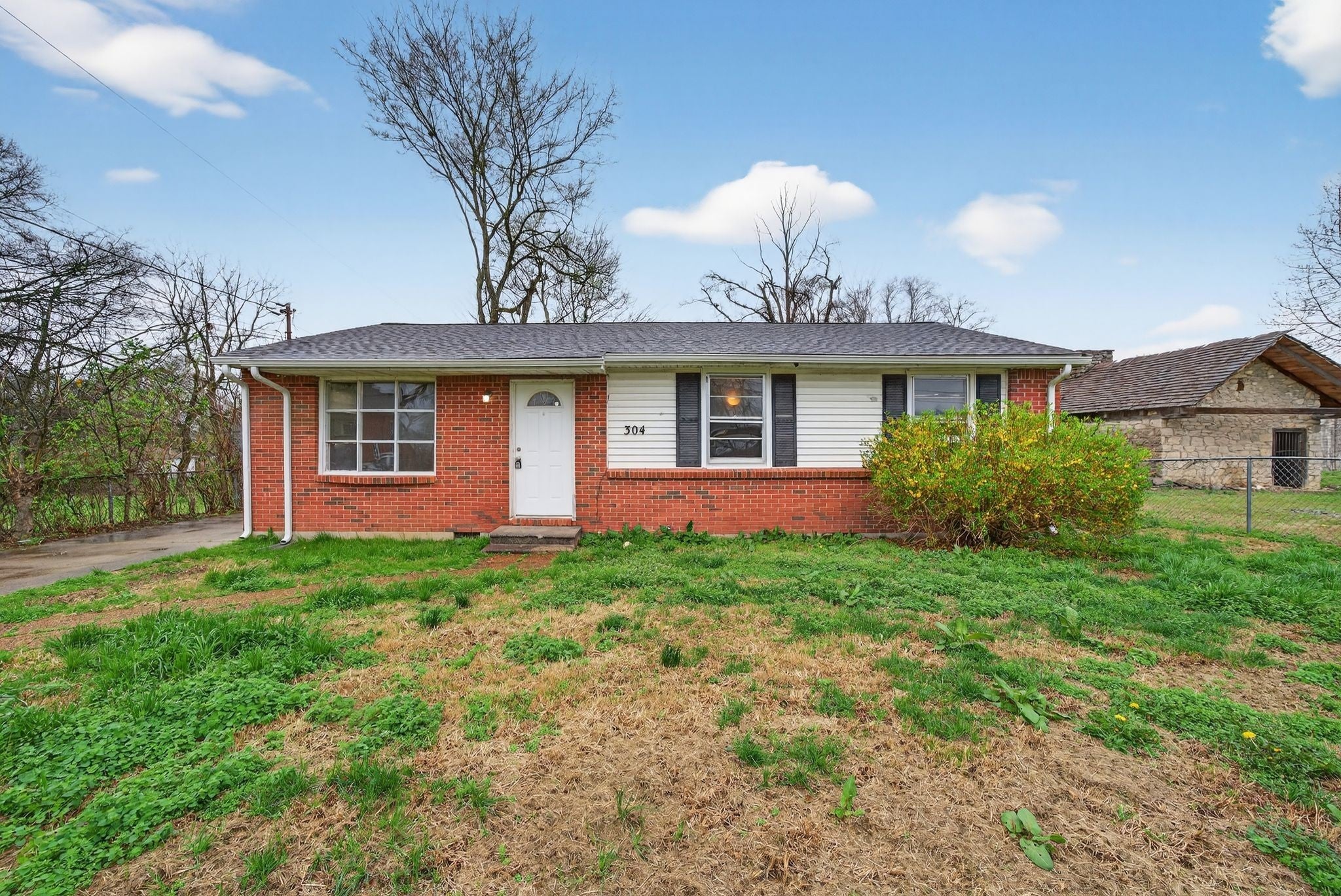 Photo for MLS 3148368 in 304 Walker St Clarksville, TN - 37042