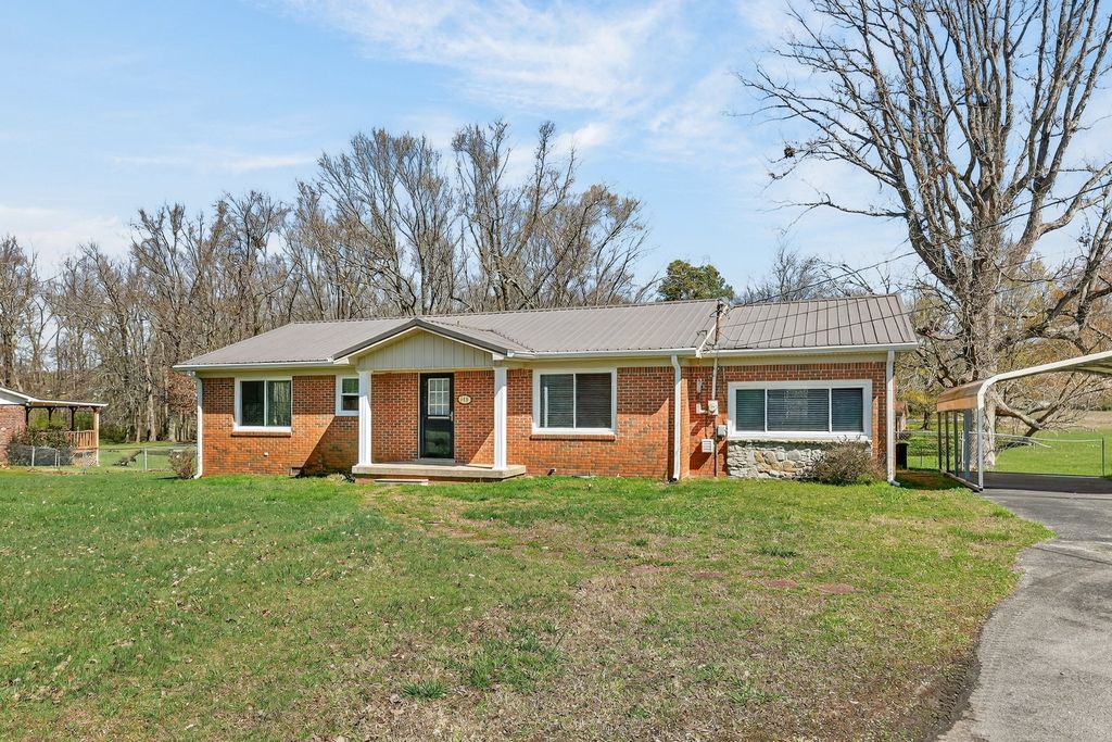 140 Simmons Cir, Fayetteville