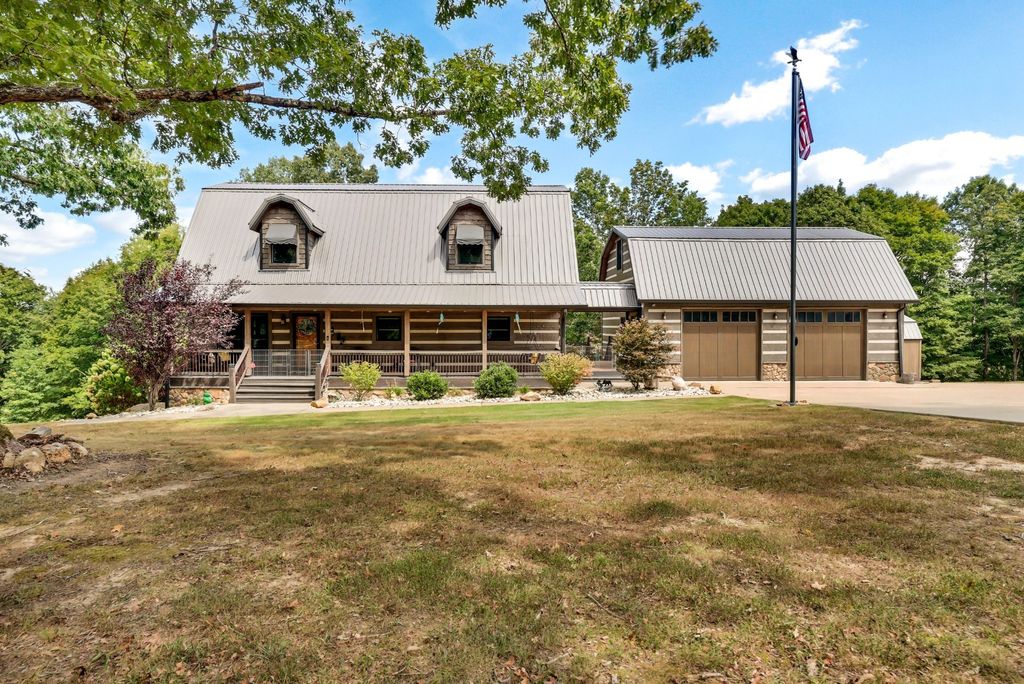 102 Highwater Rd, Waverly