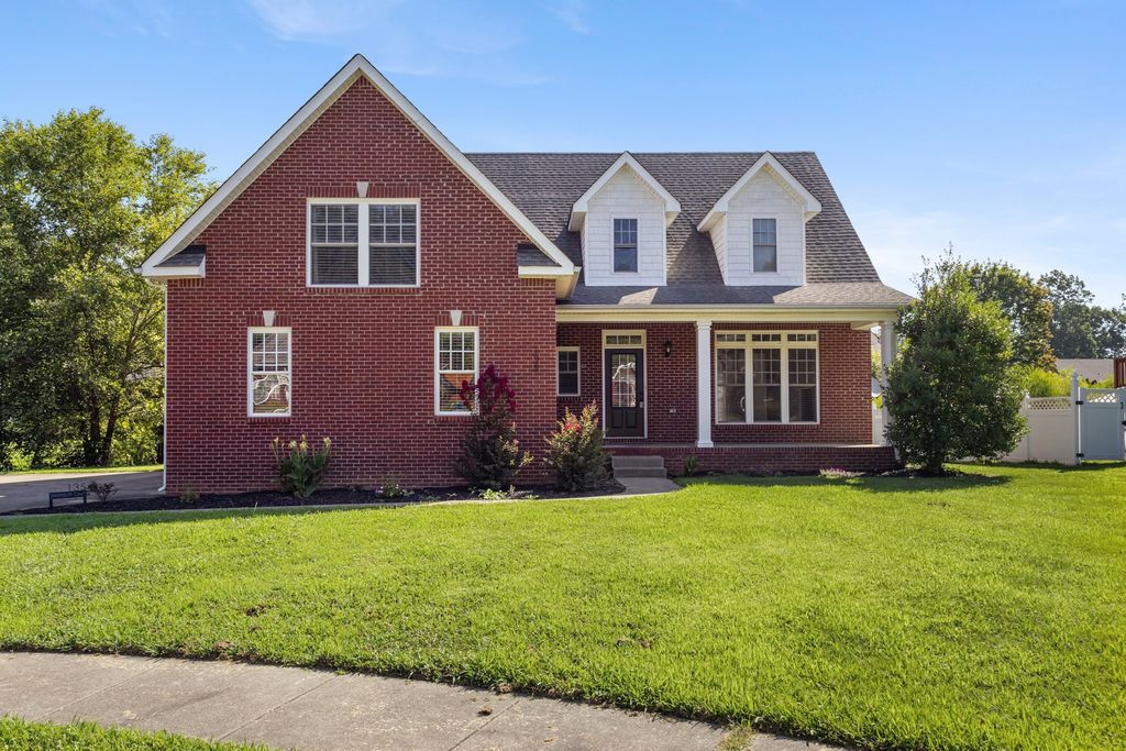 135 Weymouth Ct, Clarksville