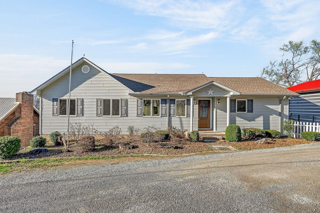 1634 Falling Water Rd, Sparta