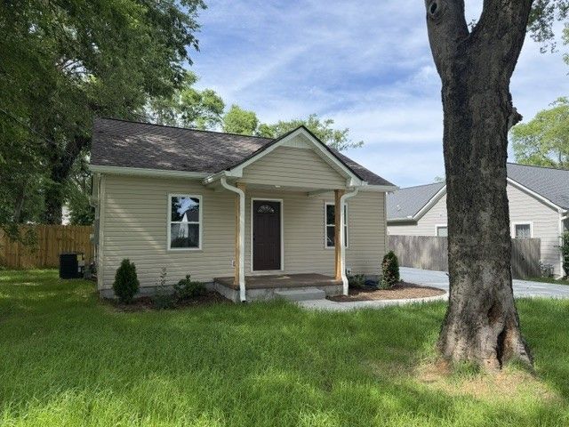 116 Nokes Dr, Hendersonville