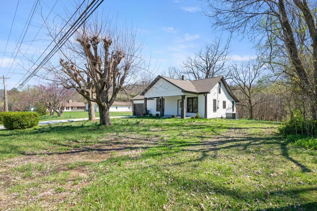 469 E Main St, Cookeville