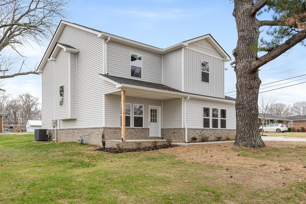 101 Hilltop Dr, Columbia