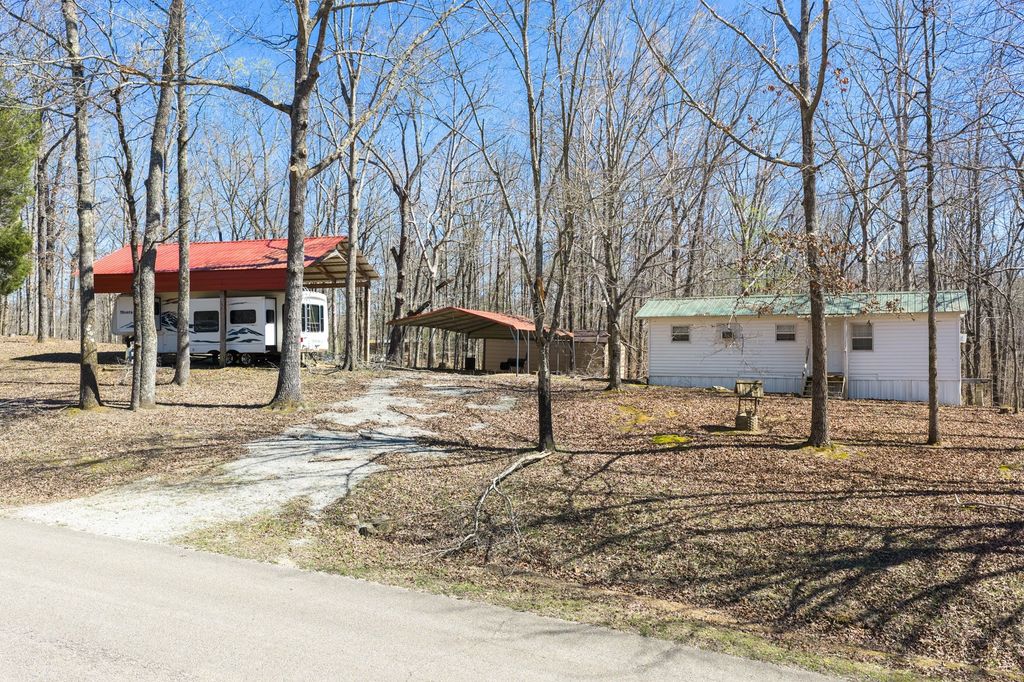 861 Stokes Ln, Bath Springs