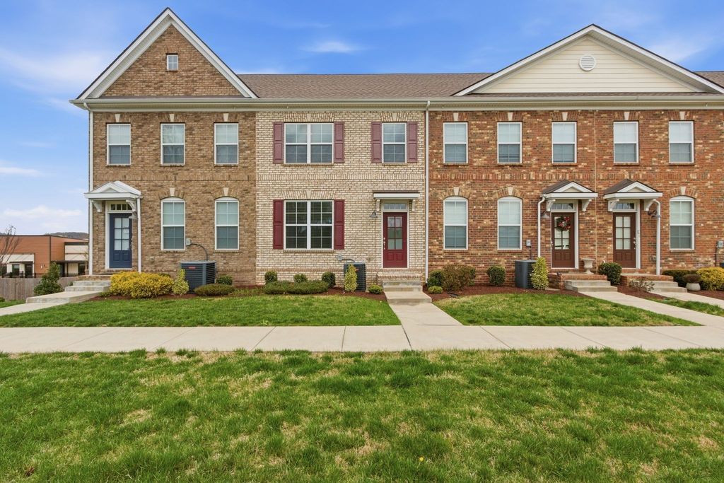204 Kinsale Dr, Spring Hill
