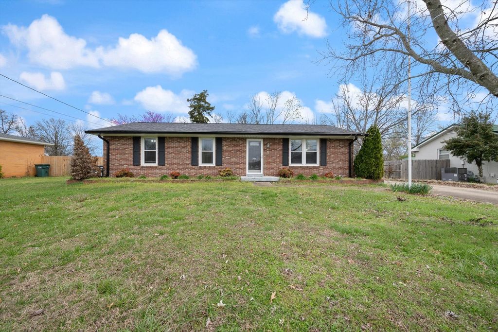 615 Rosa Dr, Lebanon