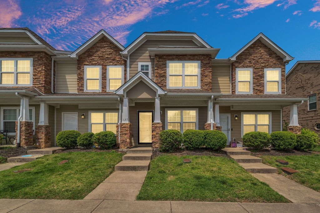 127 Cobblestone Place Dr, Goodlettsville