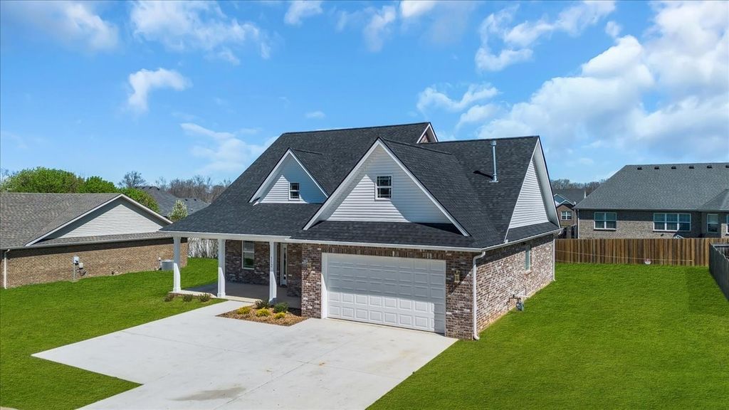 112 Riley Creek Rd, Tullahoma