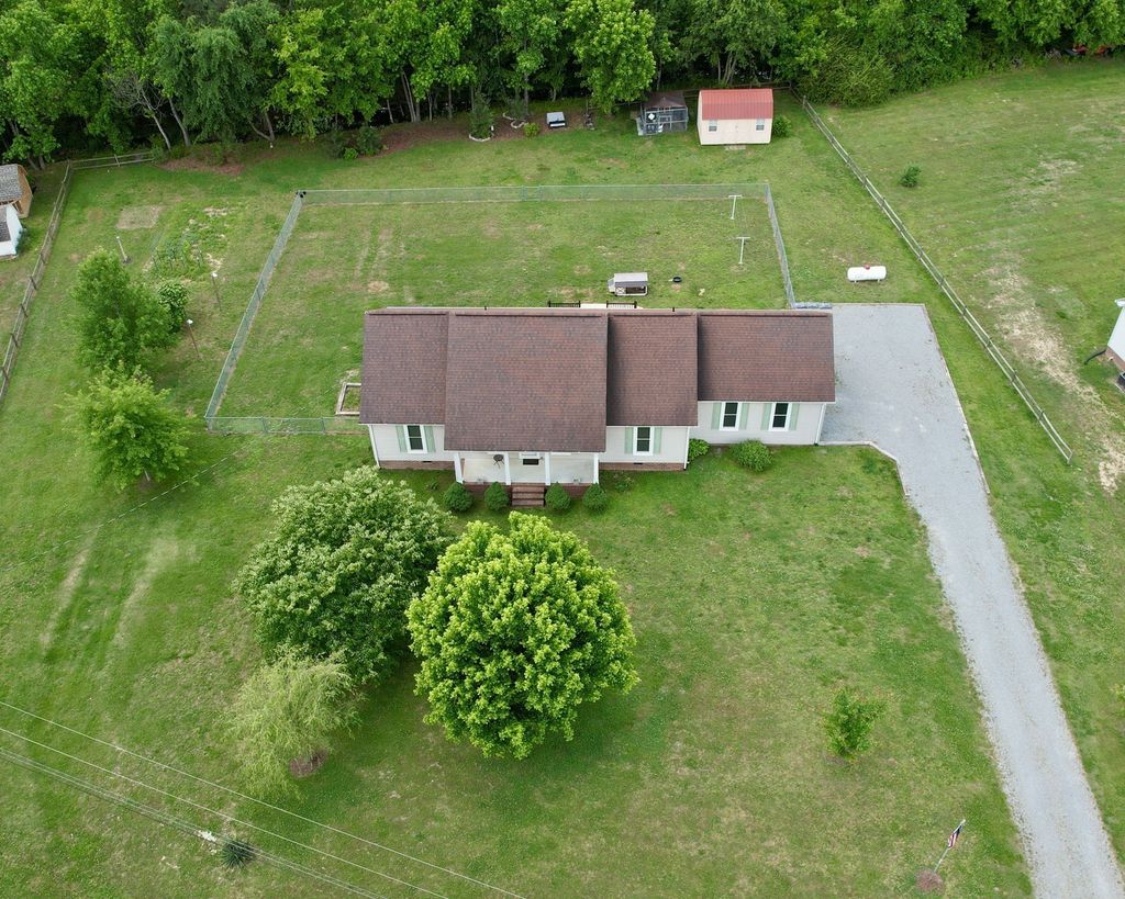 14 Long Meadow Dr, Fayetteville
