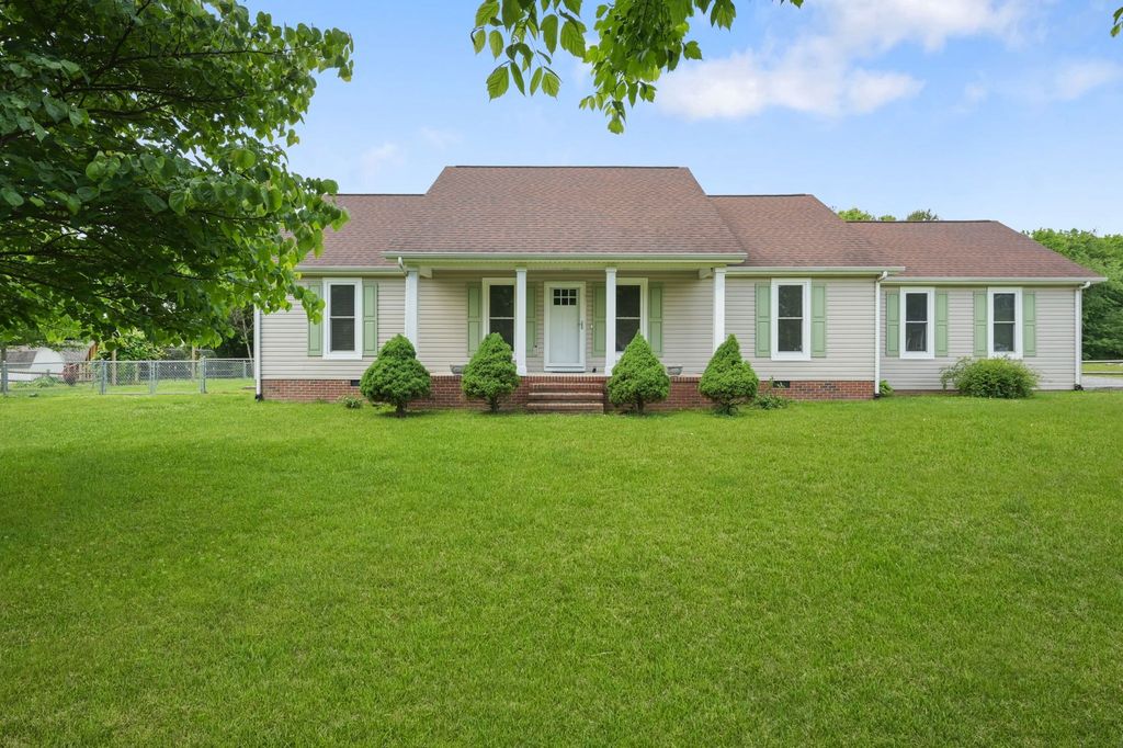 14 Long Meadow Dr, Fayetteville