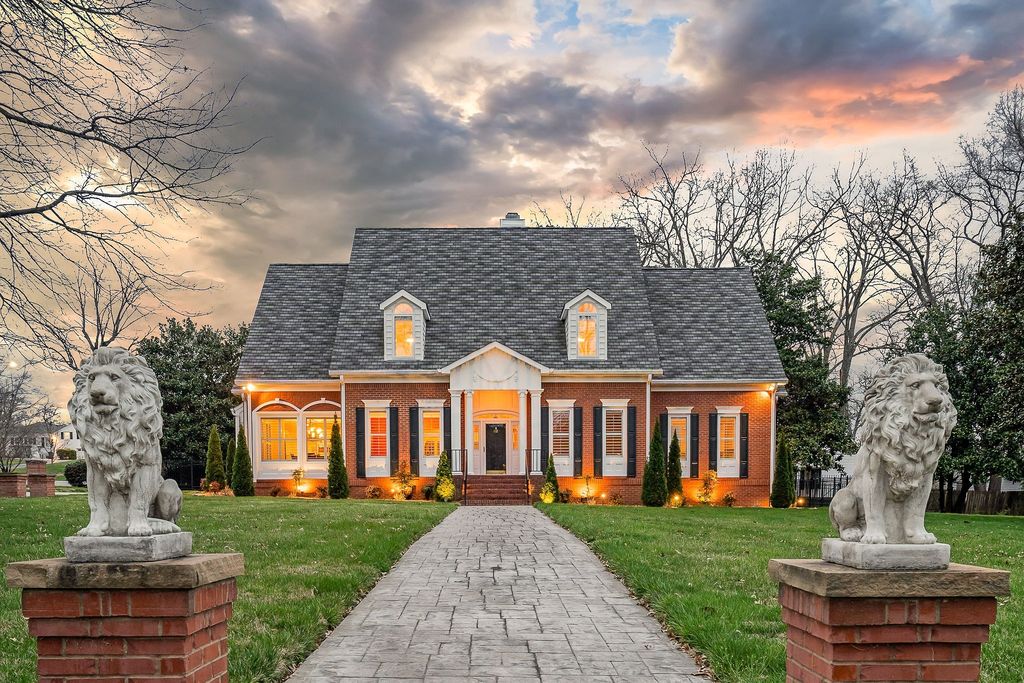 811 N Maple Ave, Cookeville