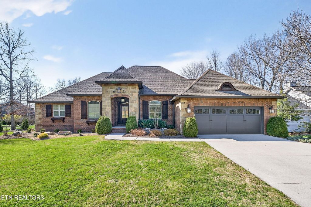 240 Forest Hill Drive, Crossville