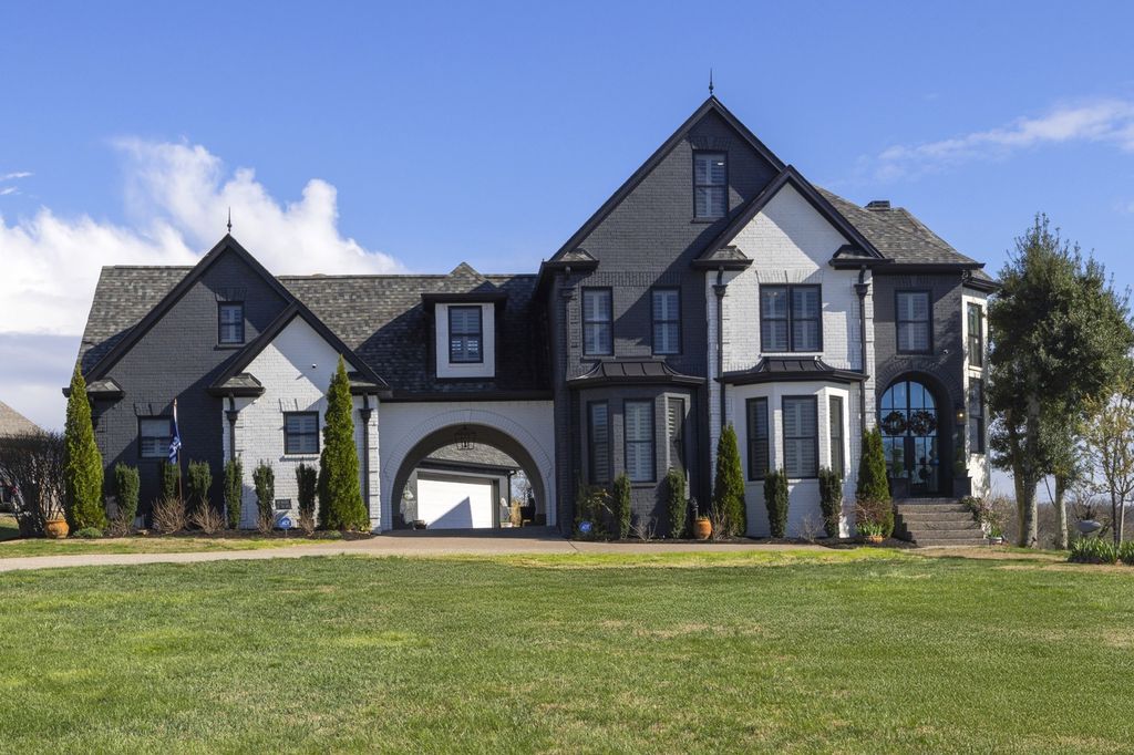2011 Dorchester Dr, Lebanon