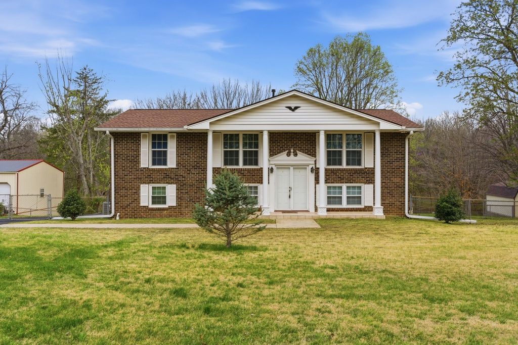 126 Robertson Ave, Greenbrier