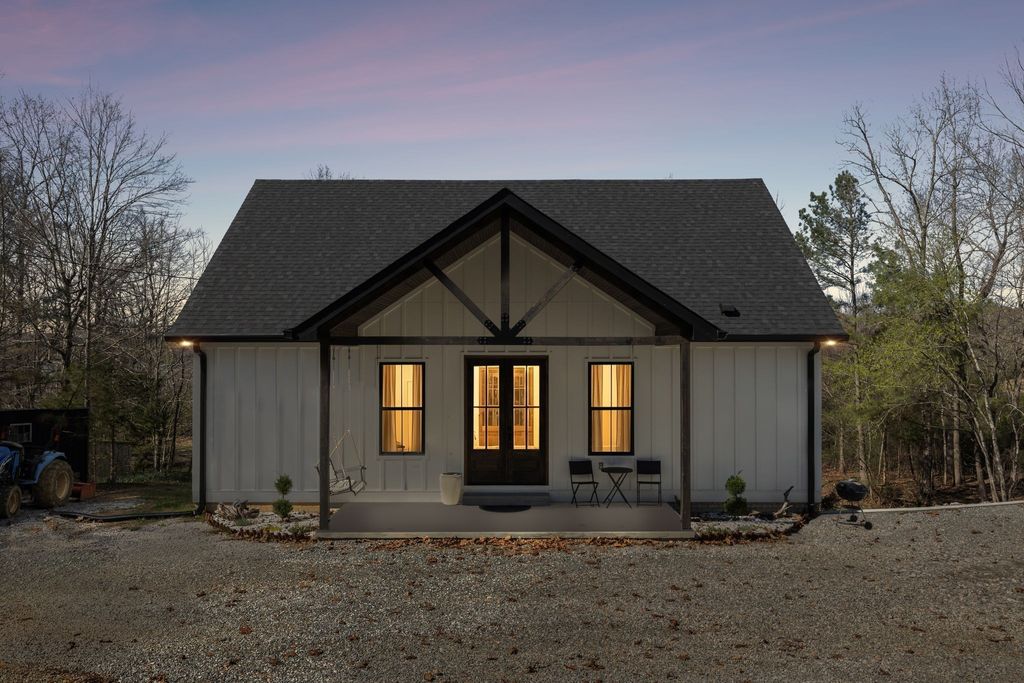 1602 White Oak Rd, Stewart