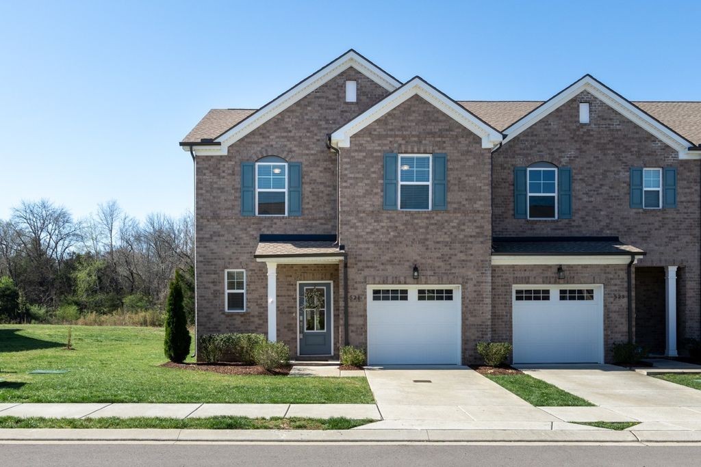 521 Medwyk Dr, Lebanon