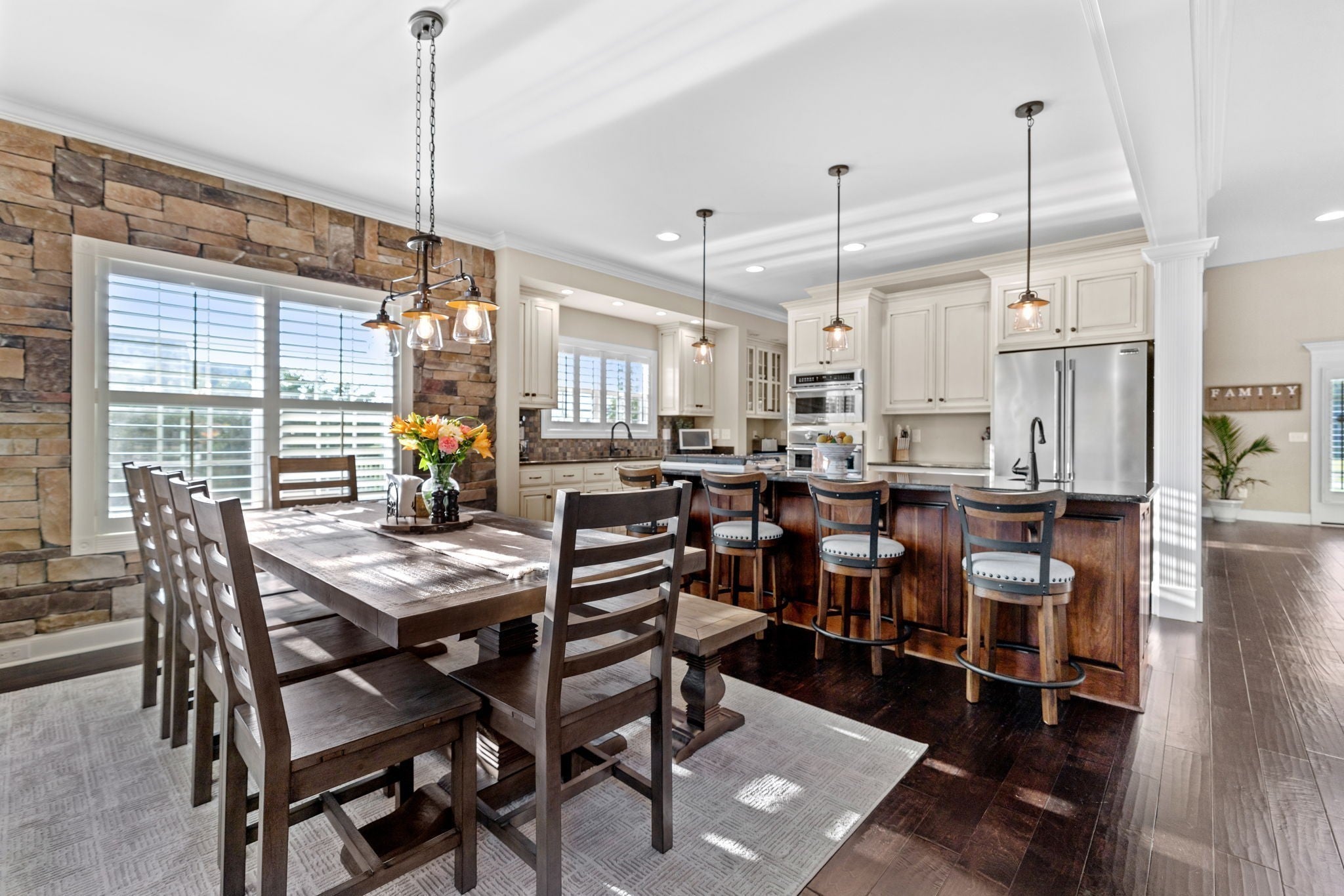 Photo of Listing #3155938