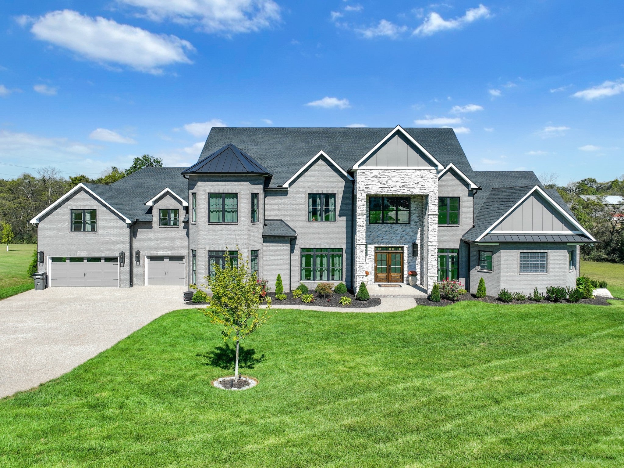 Photo of Listing #3158542