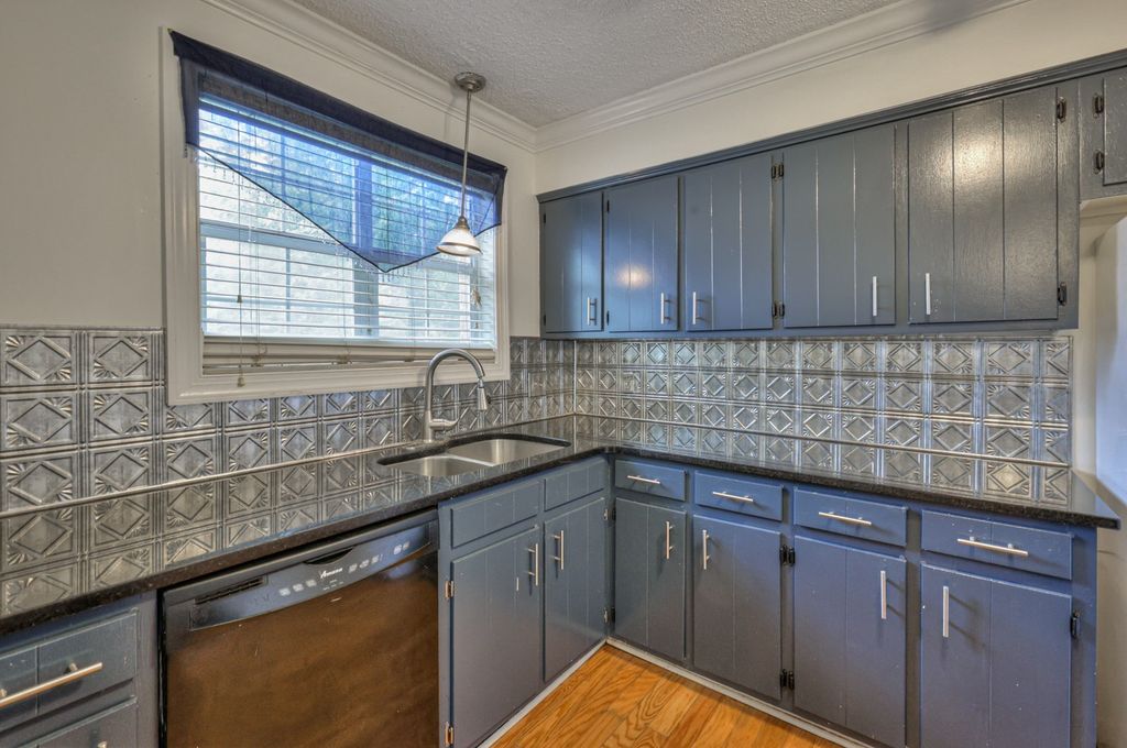 5510 Country Dr 64, Nashville