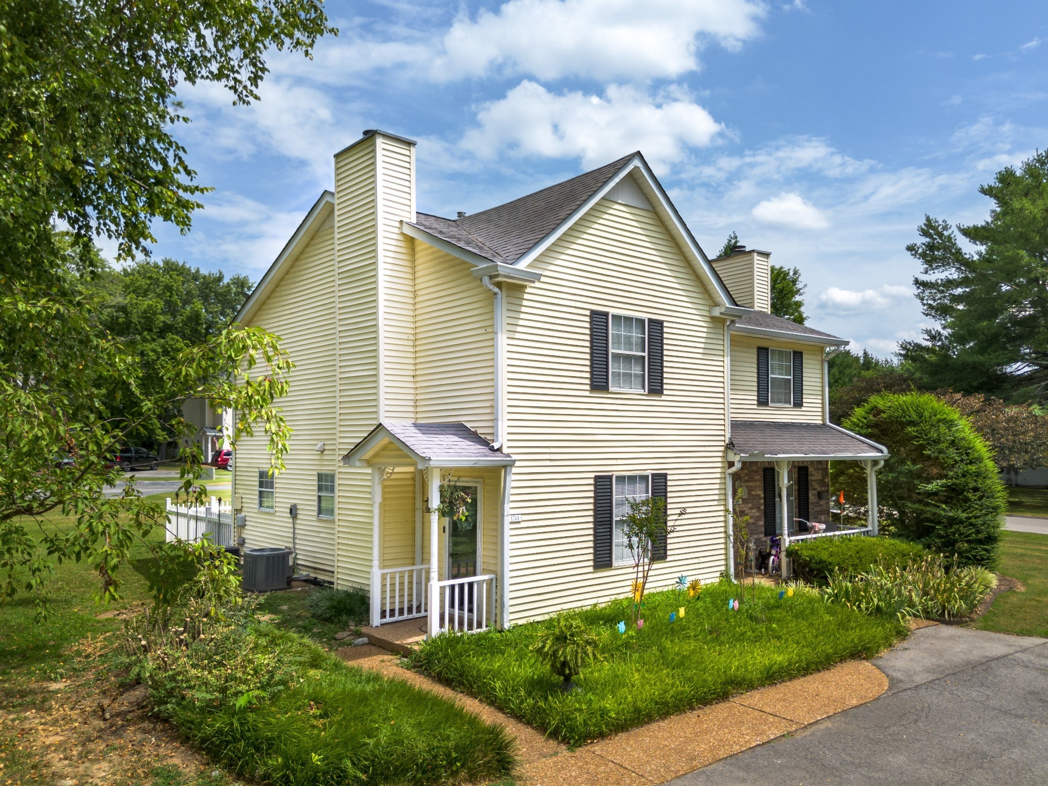 Photo of Listing #3158826