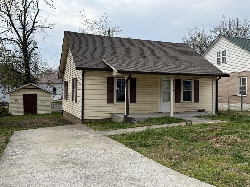 1627 Old Highway 31 E, Westmoreland