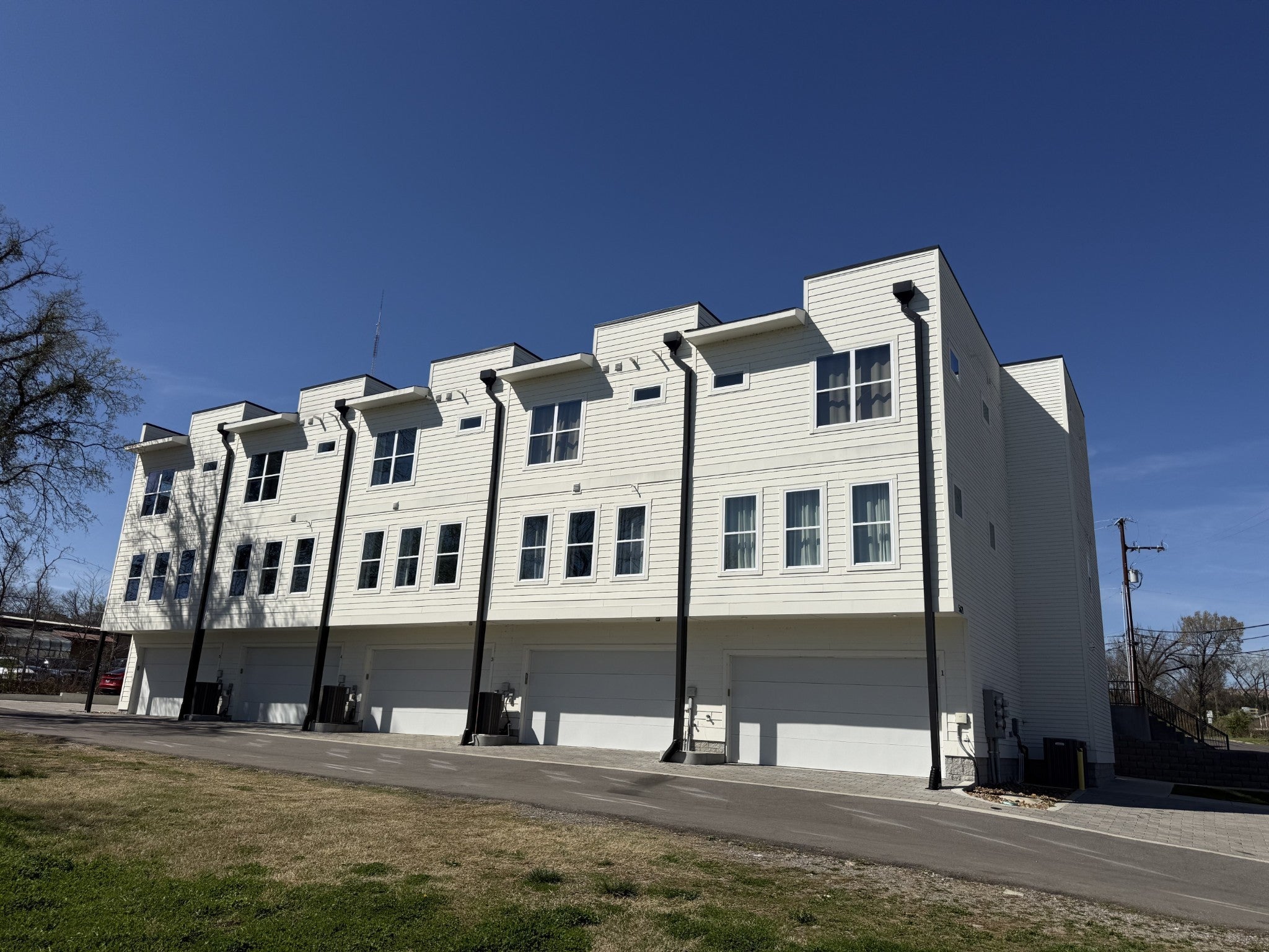 Photo of Listing #3159561