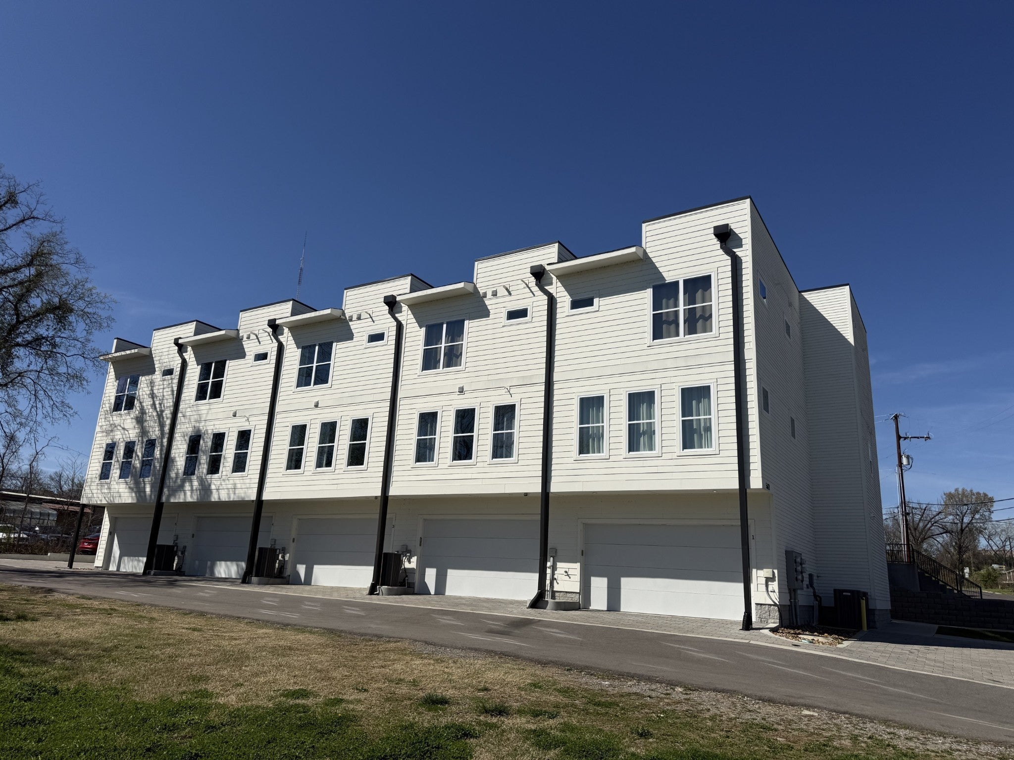 Photo of Listing #3159563