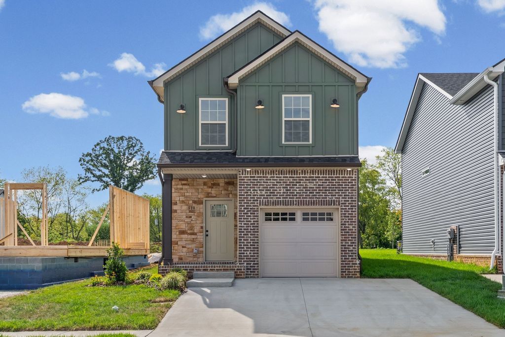 66 Charleston Cove, Clarksville