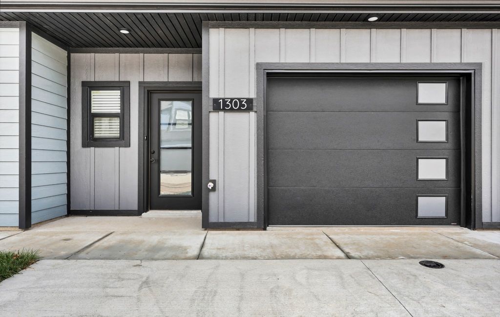 1306 Jonathan Wade Circle, Clarksville