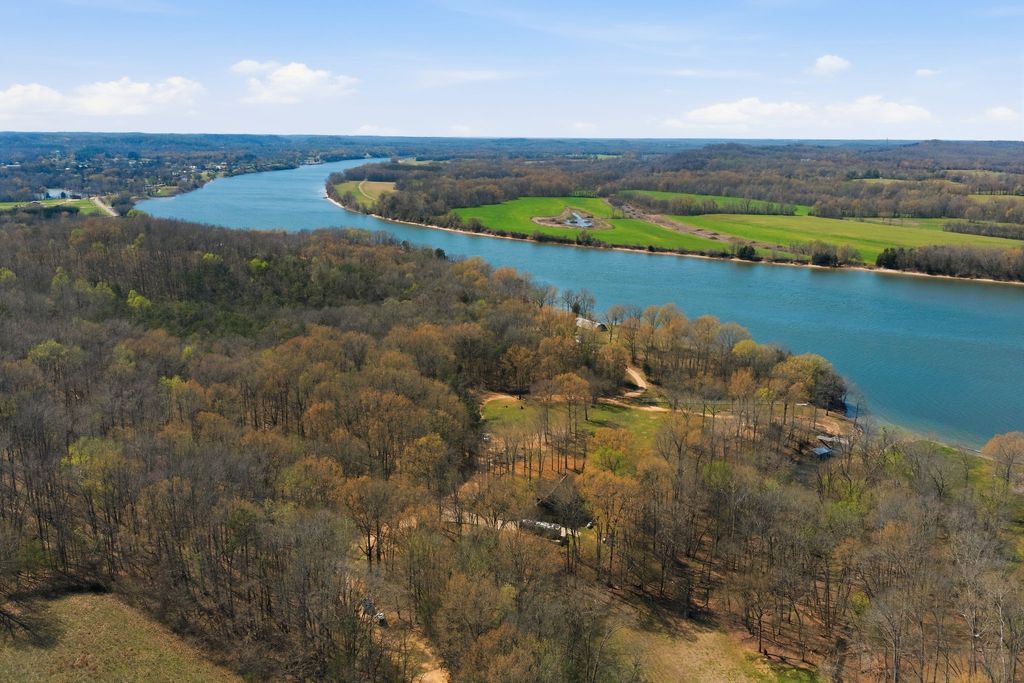 1118 Carrollville Landing Rd, Clifton
