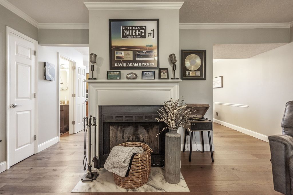 430 Walton Ferry Rd 1606, Hendersonville