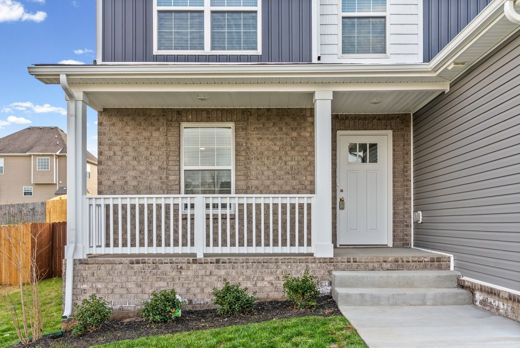 744 Banister Drive, Clarksville