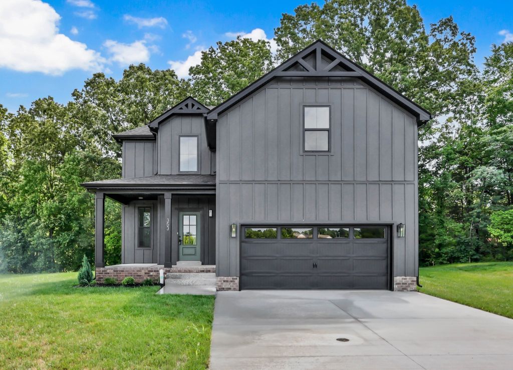 353 Chase Dr, Clarksville