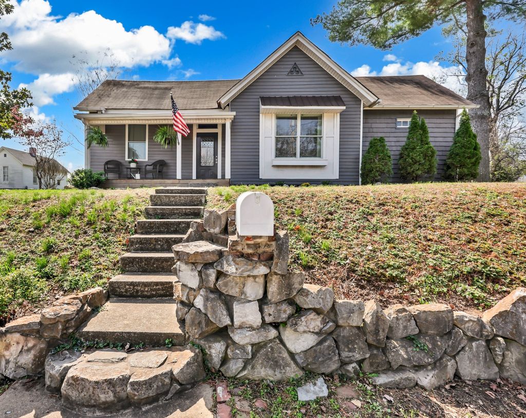 1022 Clark St, Clarksville